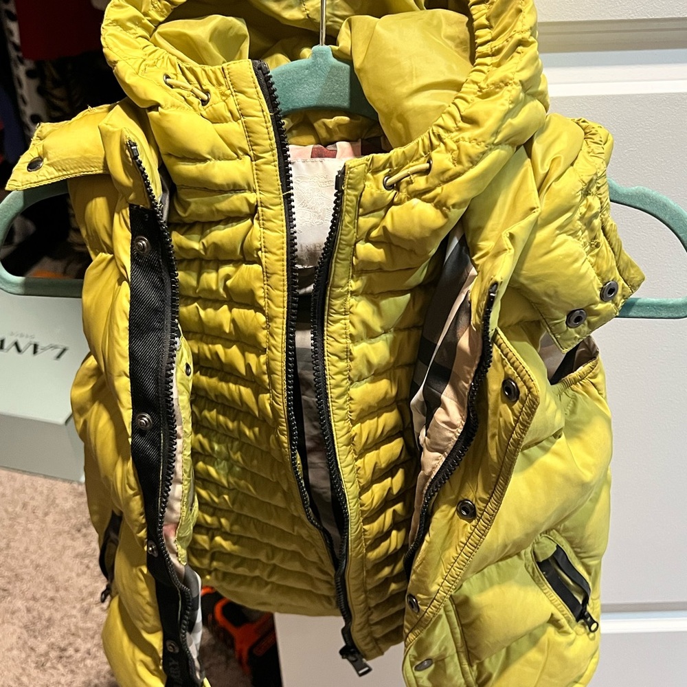 Burberry Lime Unisex Double Puffer Vest. Size 4. Excellent condition